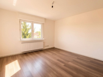 Gut geschnittene und helle 3-Zimmerwohnung in ruhigem Wohnhaus - Schlafzimmer - (KI generiert) (10115)