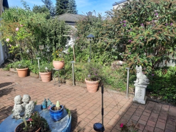 Außergewöhnlicher Bungalow mit Garten - Garten (3) (2374)