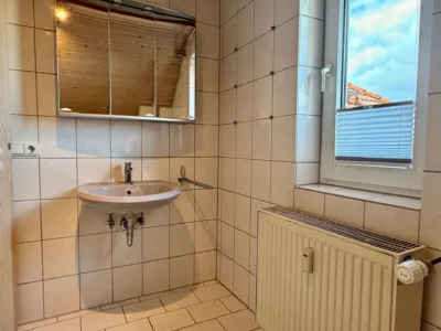 3-Zimmer-Maisonette-Wohnung in Langenselbold - Bad OG (2) (11187)