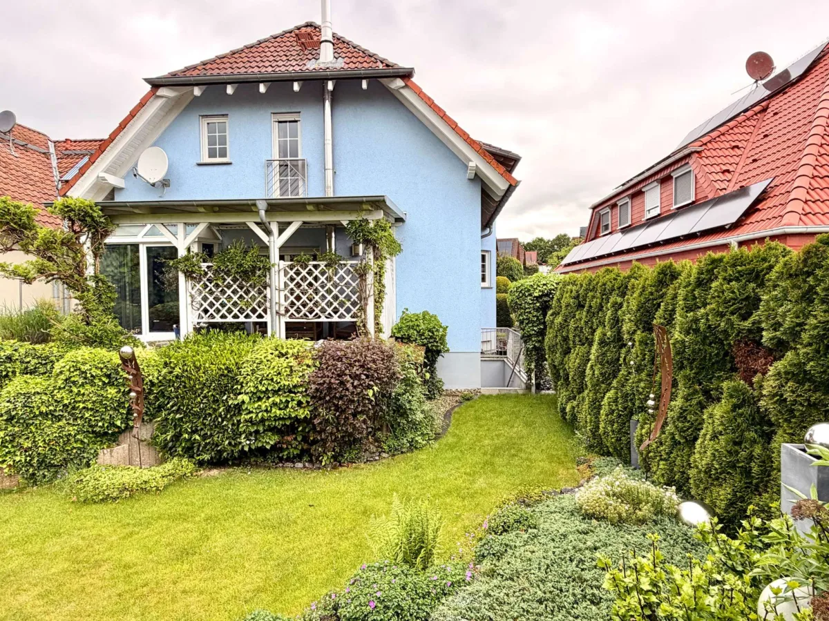Haus Gartenansicht