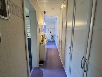 Großzügiges Zweifamilienhaus in bei Gelnhausen - Einbauschränke  EG (3138)