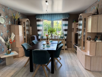 Großzügiges Zweifamilienhaus in bei Gelnhausen - Essen EG (3134)