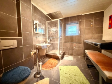Einfamilienhaus mit herrlichem Garten in Nidderau-OT - Wellnessraum UG (6675)