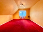 Zimmer OG (3) - Einfamilienhaus mit herrlichem Garten in Nidderau-OT