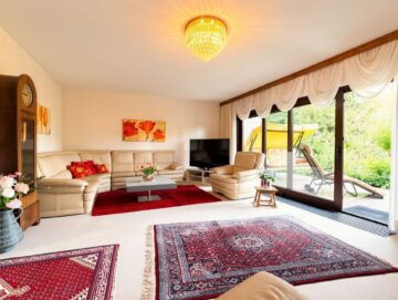 Gepflegtes Haus mit herrlichem Garten in Maintal - Wohnzimmer (10324)