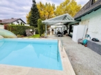 Pool mit Terrasse - Zwei Doppelhaushälften mit Außenpool und Gartenparadies in einem gewachsenen Wohngebiet