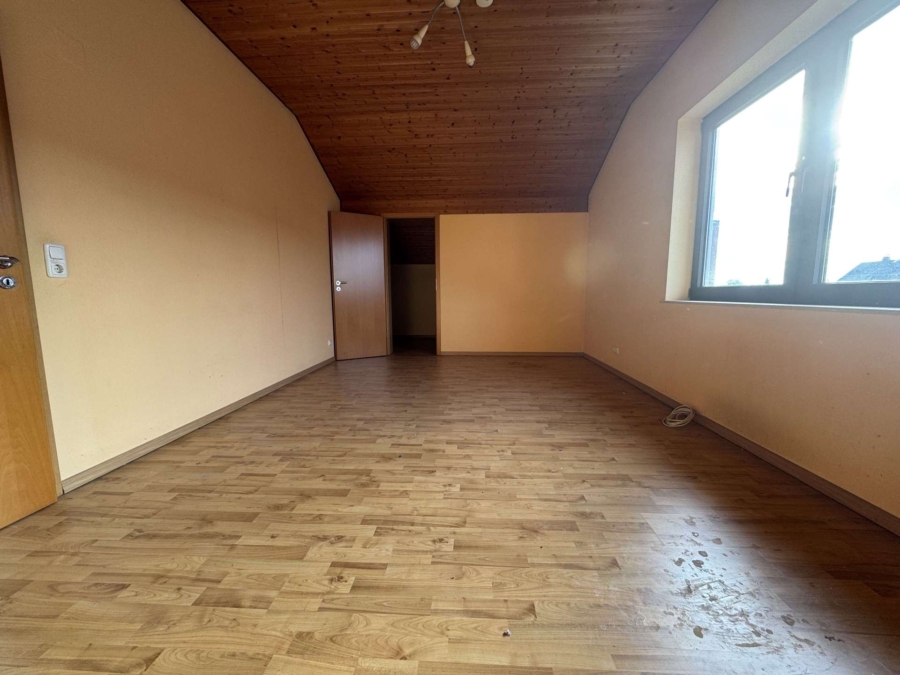 OG Zimmer mit Ankleide