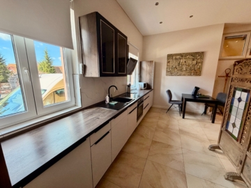 Möblierte Erdgeschosswohnung mit Loftcharakter in Gelnhausen-Meerholz - Küche (5825)