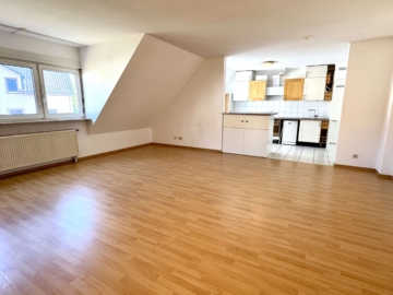 Moderne 2-Zimmer-Studio-Wohnung in ruhiger Lage, Nähe Kinzig - Wohn- Esszimmer (2) (3184)