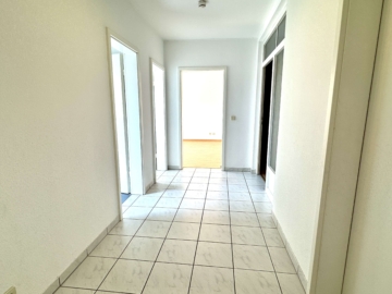 Moderne 2-Zimmer-Studio-Wohnung in ruhiger Lage, Nähe Kinzig - Diele (3182)