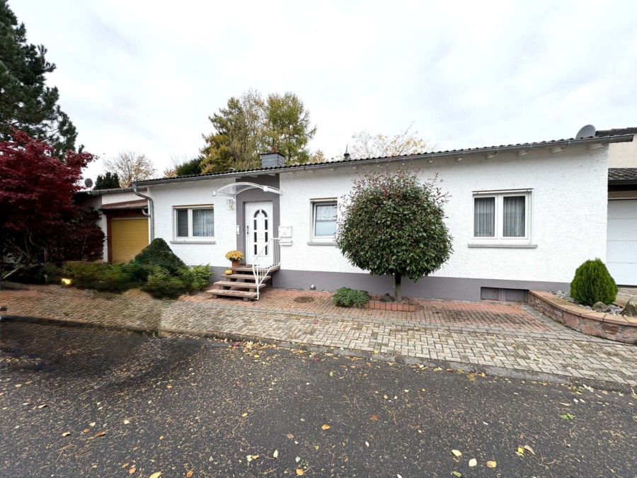 Haus Strassenansicht