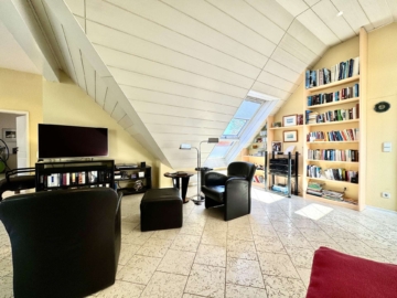 Penthouse-Wohnung in Gelnhausen-Hailer - Wohnzimmer (9609)