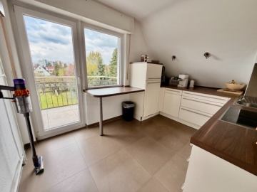 4 Zi. Etagenwohnung in Hanau-Kesselstadt mit Blick ins Grüne - Küche (5639)