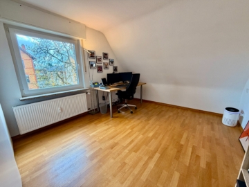 4 Zi. Etagenwohnung in Hanau-Kesselstadt mit Blick ins Grüne - Zimmer 1 (5640)