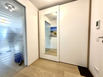 2-Zimmer-Eigentumswohnung mit Terrasse und kleinem Garten in feiner Lage … - Diele (3167)