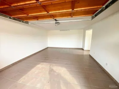 Besonderes Anwesen, Landhaus-Villa und modernes Wohnhaus, Privatsphäre und zeitlos modernes Ambiente - Garage Villa (11745)