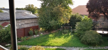 Kapitalanlage mit Steigerungspotential - Blick in den Garten (5363)
