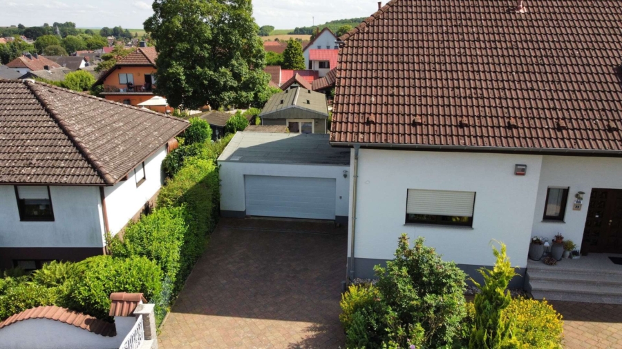 Vorderansicht Garage