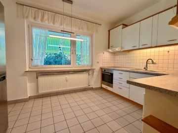 Zweifamilienhaus in feiner Lage mit idyllischem Garten und Bachlauf - Küche EG (6159)