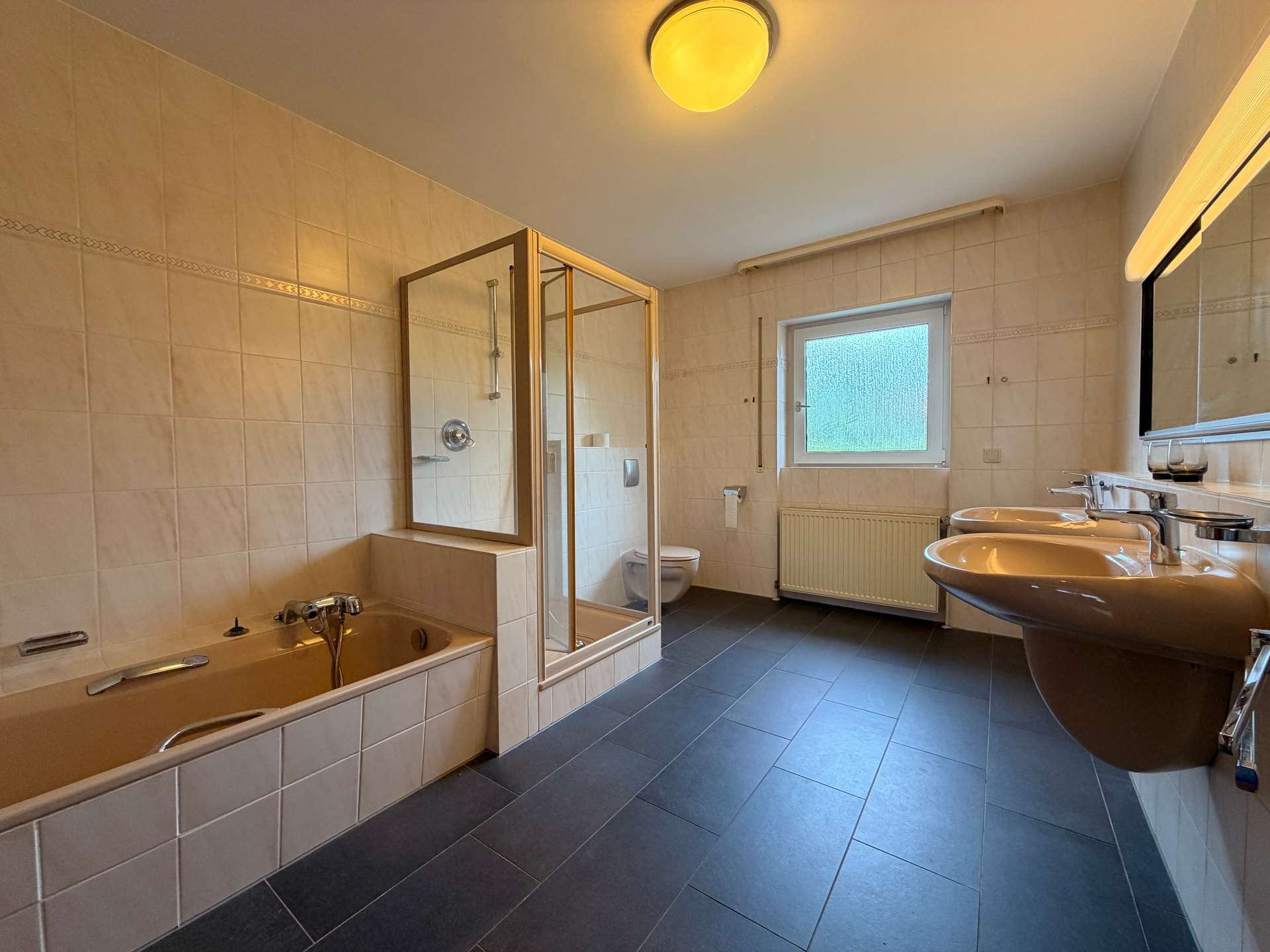 Badezimmer EG