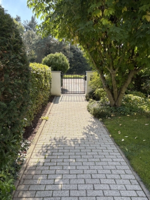 Repräsentativ und großzügig … Einfamilienhaus in bester Lage von Hanau mit Blick ins Grüne - Eingangsbereich (2045)