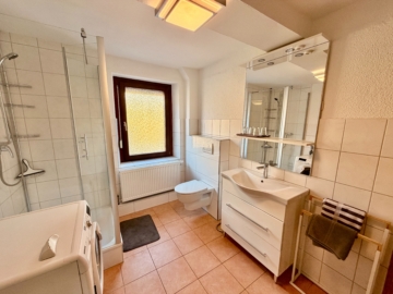 2-Zimmer-Erdgeschoßwohnung in Gelnhausen-Meerholz - Bad (5839)