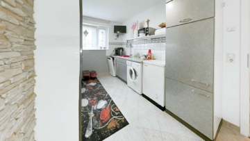 Moderne Doppelhaushälfte mit schönem Garten in Erlensee-Langendiebach - Küche (7997)