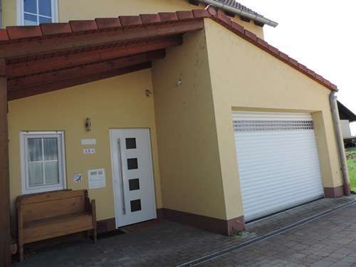 Eingang und Garage
